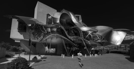 another glass, Mr Gehry?