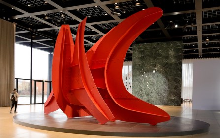 Alexander Calder Minimal/Maximal