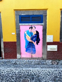 Painted doors of Funchal 4