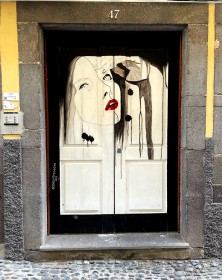 Painted doors of Funchal 2