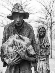 Famine Statues by Peter Brennan